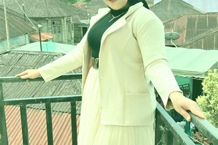 Hazel, 22 — Escort in Sipirok, Indonesia