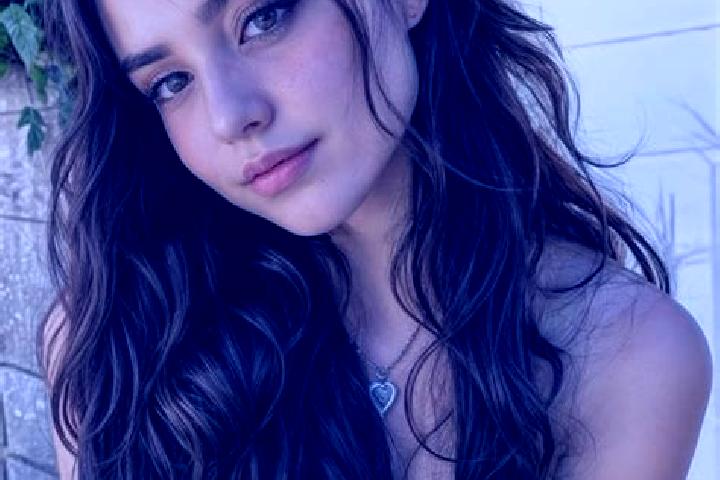 Hazel, 23, a auburn amber-eyed mediterranean companion based in Henton. Offering Massage, OWO, Party Girl, BDSM. Available for incall and outcall, overnight ...