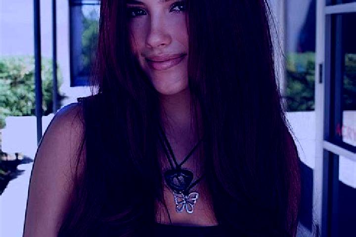 Hazel, 23, a auburn dark-eyed mixed companion based in Toma. Offering CIM, OWO, A-Level, Fetish. Available for incall and outcall, day and evening dates.