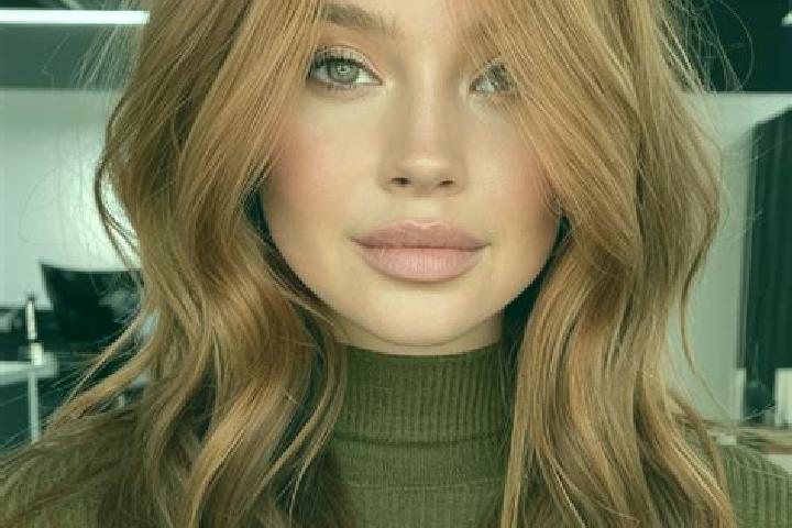 Hazel, 23, a auburn grey-eyed indian companion based in Sandringham. Offering OWO, Party Girl. Available for incall and outcall, day and evening dates.