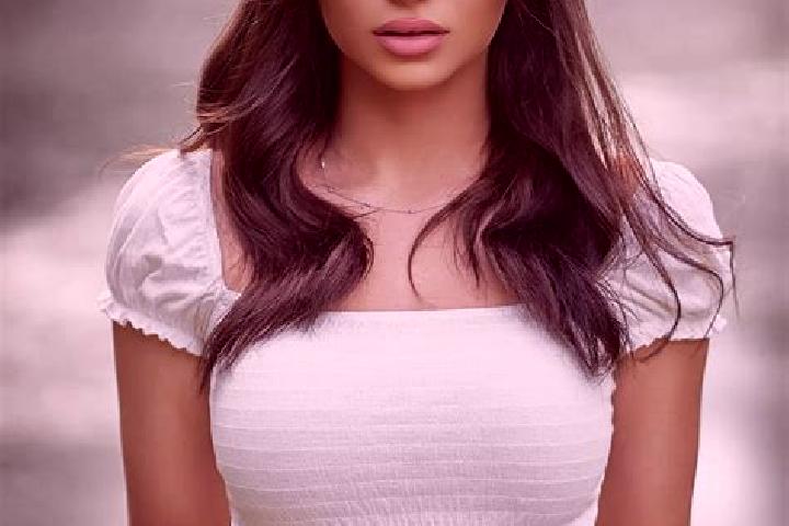 Hazel, 23, a brunette brown-eyed mediterranean companion based in Limoges. Offering Massage, Party Girl, Domination. Available for incall and outcall, overni...