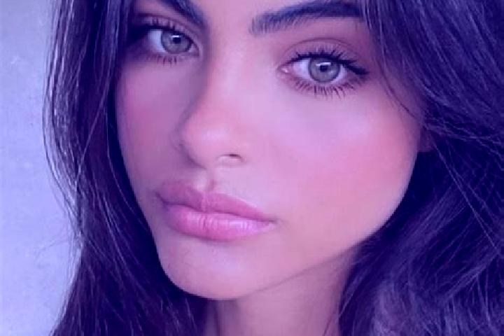 Hazel, 23, a brunette green-eyed middle eastern companion based in San Andres del Rey. Offering 69, Massage, Tantra, OWO. Available for incall and outcall, o...