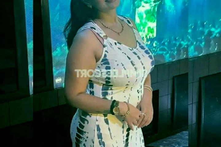 Hazel, 23 — Escort in Airoli, India