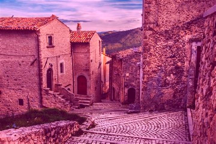 Hazel, 23 — Escort in Montecassiano, Italy