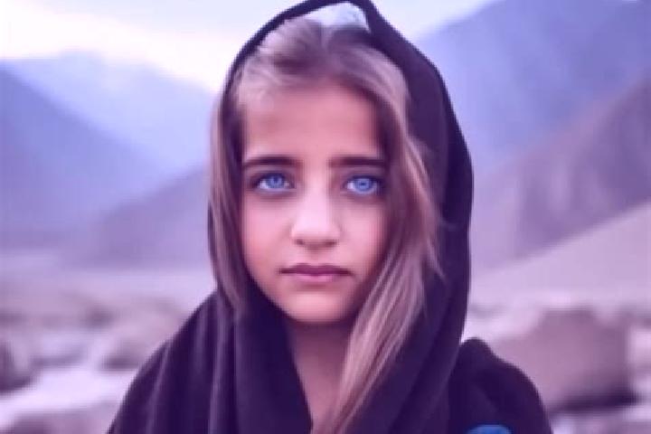 Hazel, 24, a blonde amber-eyed middle eastern companion based in Moyock. Offering Couples, Overnight, Girlfriend Experience, Fetish. Available for incall and...