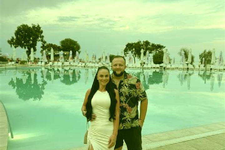 Hazel, 24 — Escort in Ciocani, Romania
