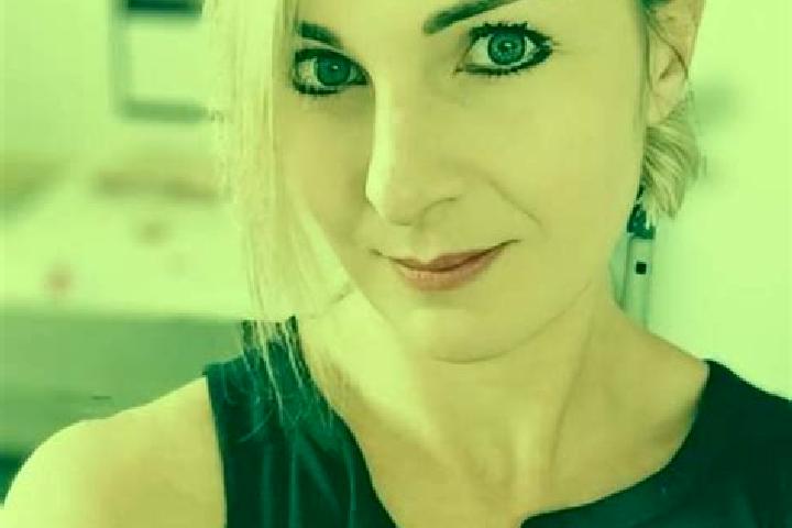Hazel, 24 — Escort in Creon, France