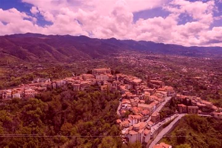 Hazel, 24 — Escort in San Fili, Italy