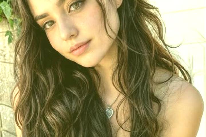 Hazel, 25, a auburn hazel-eyed mediterranean companion based in Ramsay Heights. Offering Massage, Duos, Roleplay, Couples, OWO. Available for incall and outc...