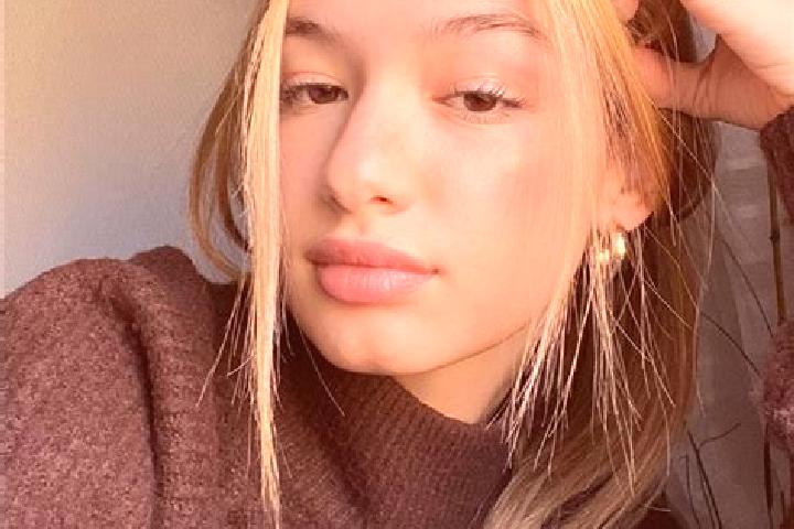 Hazel, 25, a blonde brown-eyed middle eastern companion based in Chumaky. Offering Prostate Massage, 69, Duos, GFE. Available for incall and outcall, overnig...