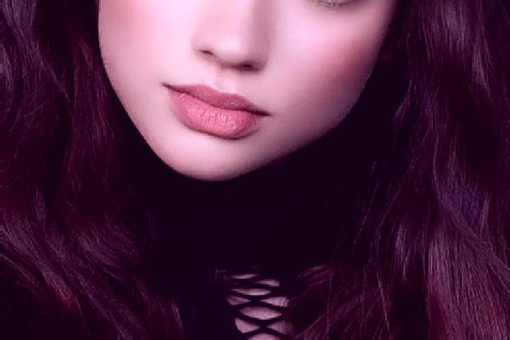 Hazel, 25, a brunette dark-eyed european companion based in Pampahuasi. Offering Erotic Massage, OWO, Couples. Available for incall and outcall, overnight bo...