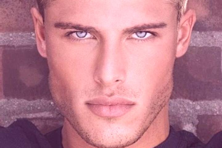 Hazel, 25, a dark blonde grey-eyed caucasian companion based in Carpineti. Offering Roleplay, CIM, Deep French Kissing. Available for incall and outcall, day...