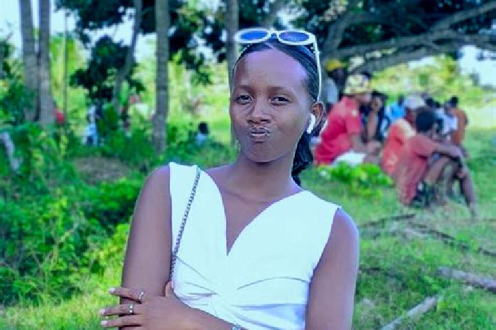 Hazel, 26 — Escort in Ampahana, Madagascar