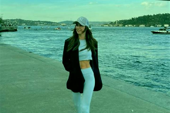 Hazel, 26 — Escort in Kiratli, Turkey