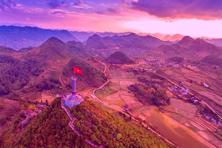 Hazel, 26 — Escort in Lung Cu, Vietnam