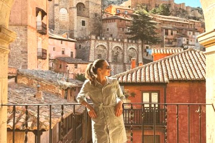 Hazel, 26 — Escort in Monterde de Albarracin, Spain