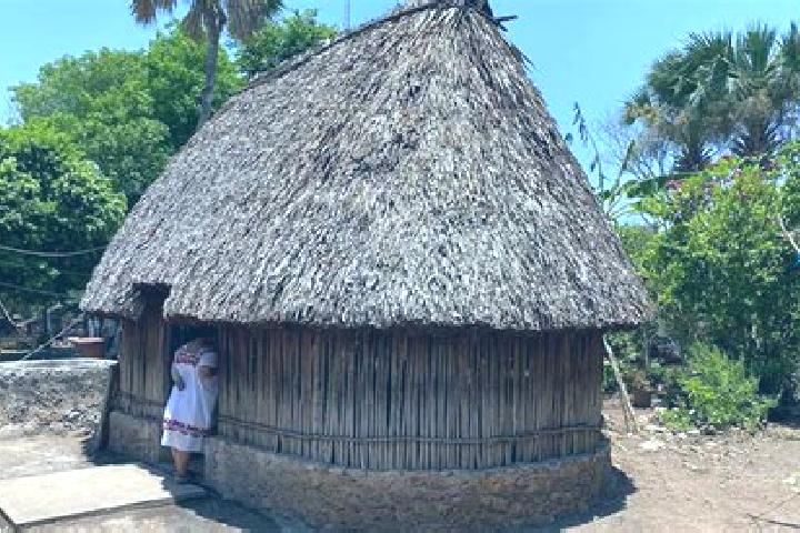 Hazel, 26 — Escort in Sacalum, Mexico