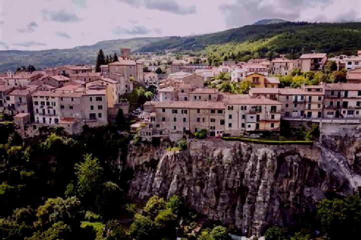 Hazel, 26 — Escort in Vitulano, Italy
