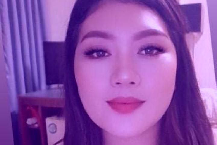Hazel, 27, a auburn amber-eyed asian companion based in Gouale. Offering Dinner Date, Travel Companion, Prostate Massage, Erotic Massage. Available for incal...