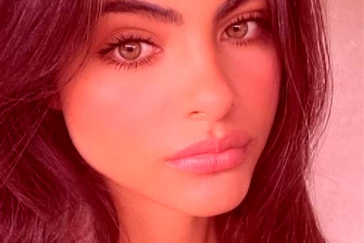 Hazel, 27, a brunette green-eyed caribbean companion based in Badrah. Offering Massage, Travel Companion, Domination. Available for incall and outcall, overn...