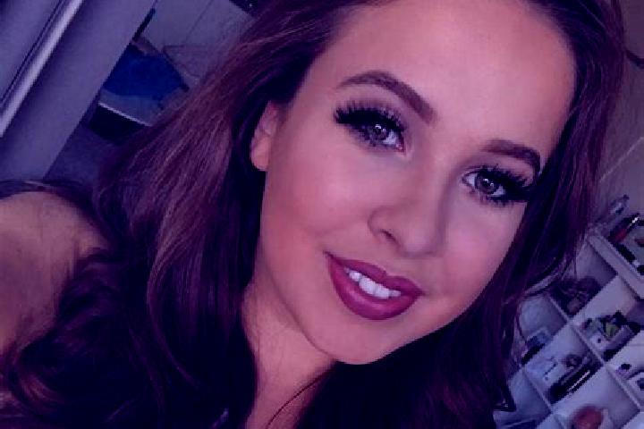 Hazel, 27, a dark blonde amber-eyed indian companion based in Hawkesbury Upton. Offering Dinner Date, Travel Companion, OWO, A-Level, Prostate Massage. Avail...