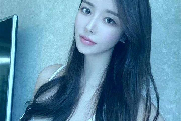 Hazel, 27 — Escort in Huze, China