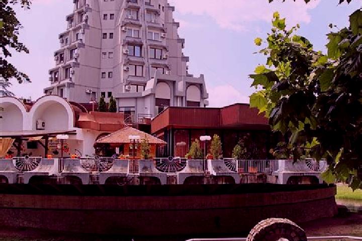 Hazel, 27 — Escort in Paracin, Serbia