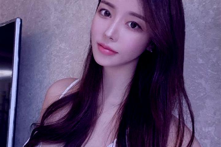 Hazel, 27 — Escort in Zhongshanlu, China