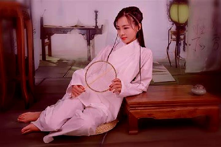Hazel, 27 — Escort in Zhongyi, China