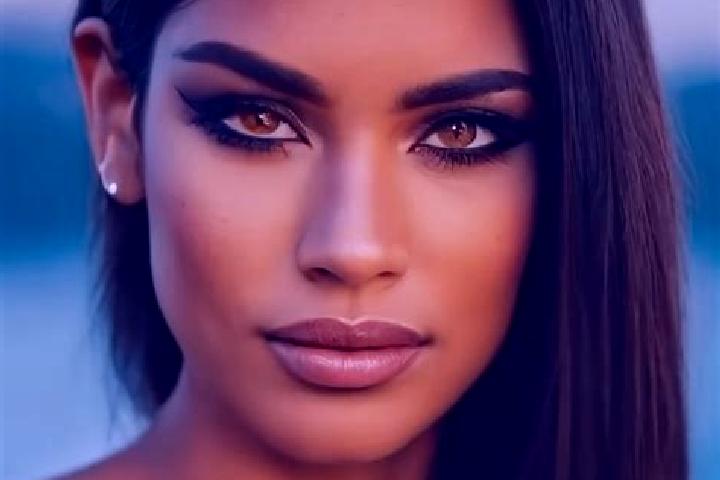 Hazel, 28, a black green-eyed latina companion based in Zingem. Offering Erotic Massage, Fetish, Domination, Girlfriend Experience. Available for incall and ...