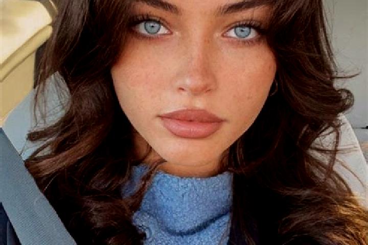 Hazel, 28, a brunette dark-eyed caucasian companion based in Davos. Offering Dinner Date, Party Girl, Erotic Massage. Available for incall and outcall, overn...