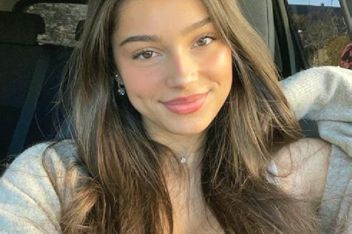 Hazel, 28, a brunette grey-eyed slavic companion based in Troubky. Offering A-Level, Party Girl. Available for incall and outcall, overnight bookings available.