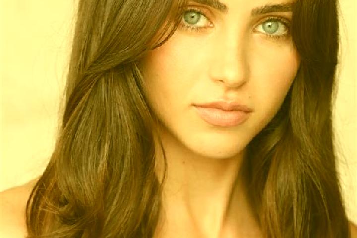 Hazel, 28, a dark blonde brown-eyed latina companion based in Varatec. Offering OWO, Overnight, Duos. Available for incall and outcall, overnight bookings av...