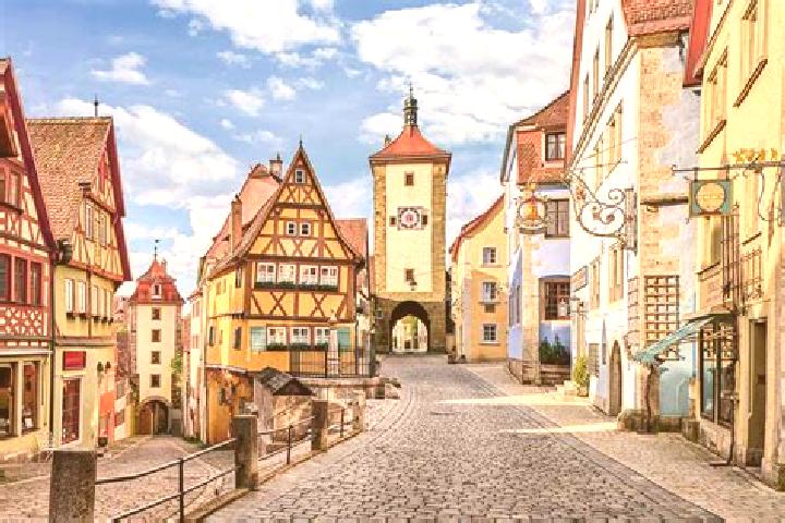 Hazel, 28 — Escort in Beuern, Germany
