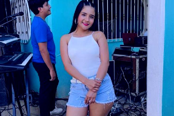 Hazel, 28 — Escort in Cacalutla, Mexico