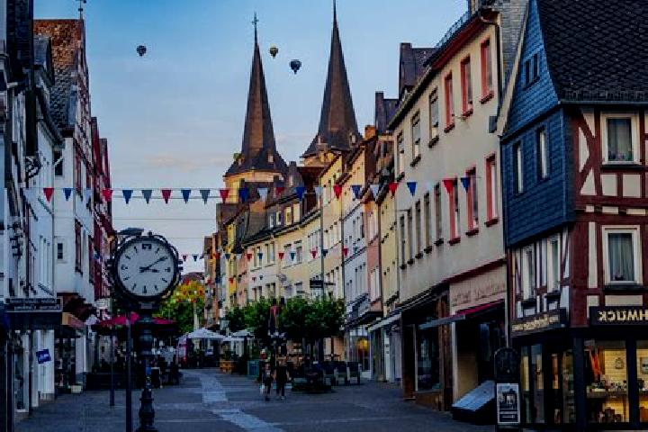 Hazel, 28 — Escort in Montabaur, Germany