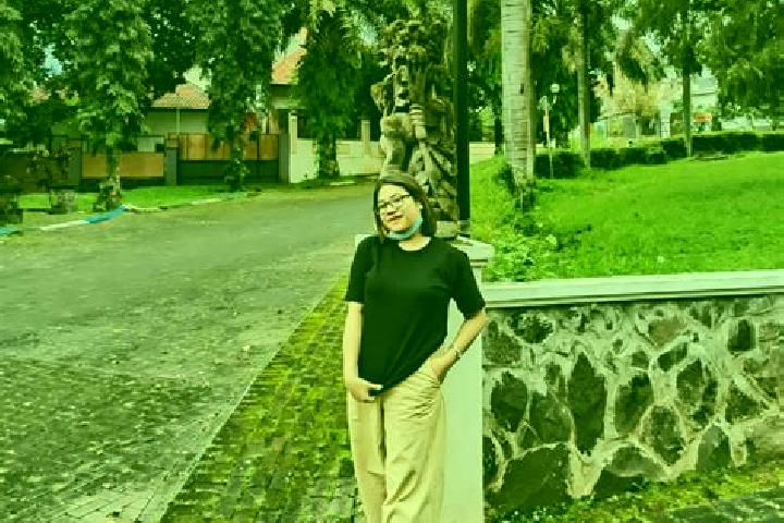 Hazel, 28 — Escort in Oebufu, Indonesia