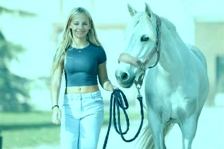 Hazel, 28 — Escort in Santa Giuletta, Italy