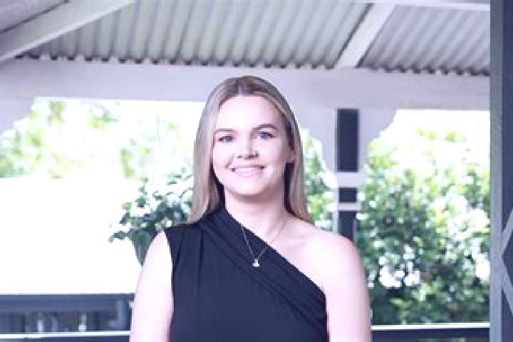 Hazel, 28 — Escort in Stafford Heights, Australia