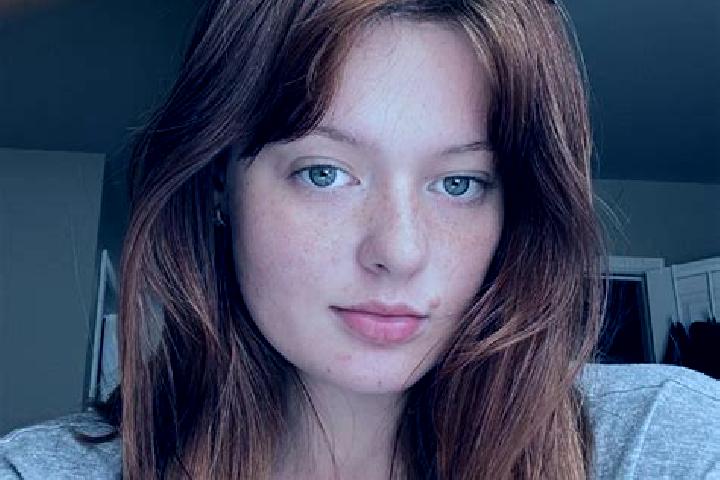 Hazel, 29, a red brown-eyed mediterranean companion based in Costa da Caparica. Offering Domination, OWO. Available for incall and outcall, day and evening d...
