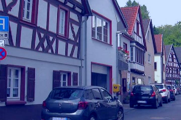 Hazel, 29 — Escort in Leubsdorf, Germany