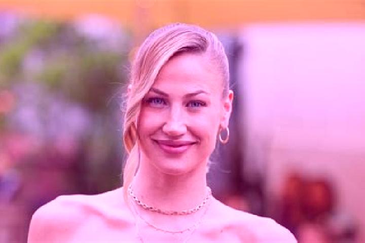 Hazel, 29 — Escort in Lewe, Indonesia