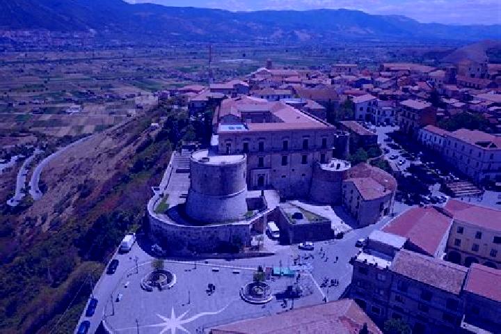 Hazel, 29 — Escort in Teggiano-Macchiaroli, Italy