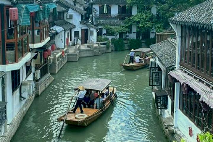 Hazel, 29 — Escort in Zhangyan, China