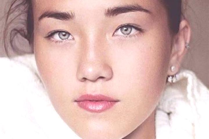Hazel, 30, a auburn amber-eyed caucasian companion based in Komabo. Offering Massage, Tantra. Available for incall and outcall, overnight bookings available.