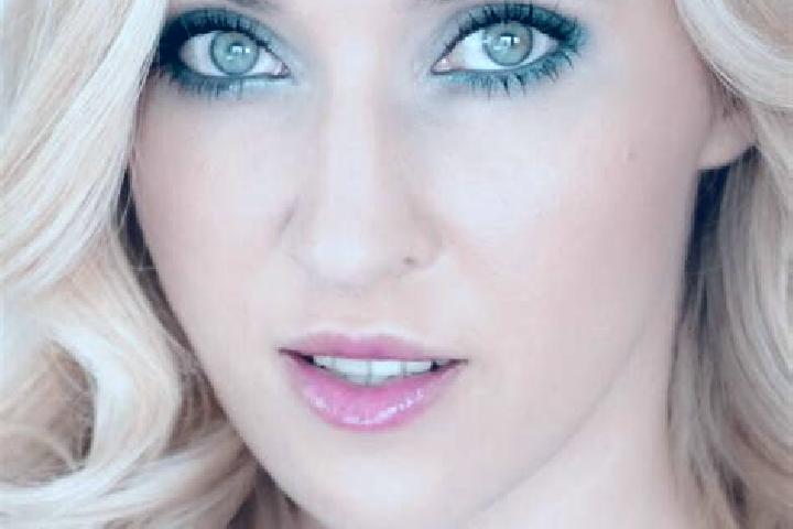 Hazel, 30, a blonde green-eyed caribbean companion based in Loehma. Offering Deep French Kissing, OWO, Fetish, Erotic Massage, Domination. Available for inca...