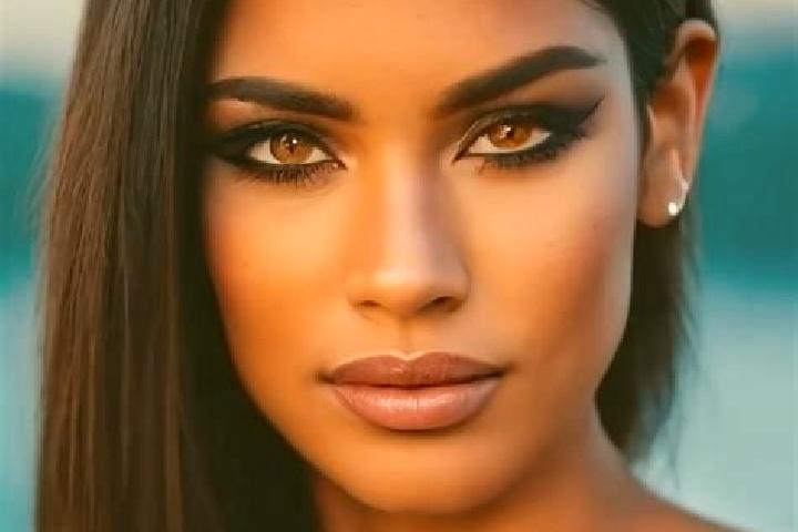 Hazel, 31, a auburn brown-eyed latina companion based in Eggiwil. Offering Roleplay, Overnight, GFE. Available for incall and outcall, day and evening dates.