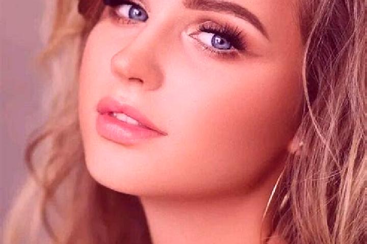 Hazel, 32, a dark blonde blue-eyed ebony companion based in South West City. Offering Duos, Overnight, Travel Companion, Party Girl, Girlfriend Experience. A...