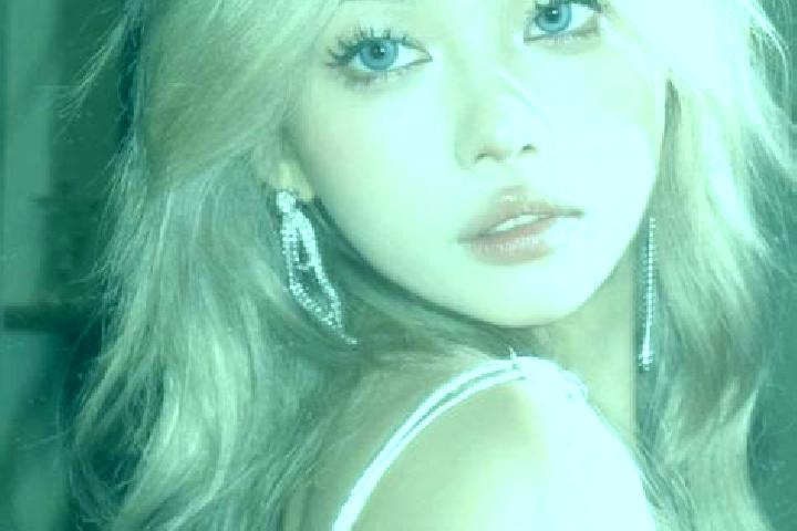 Hazel, 34, a blonde blue-eyed asian companion based in Siberia. Offering Striptease, A-Level, Domination, Deep French Kissing, Erotic Massage. Available for ...