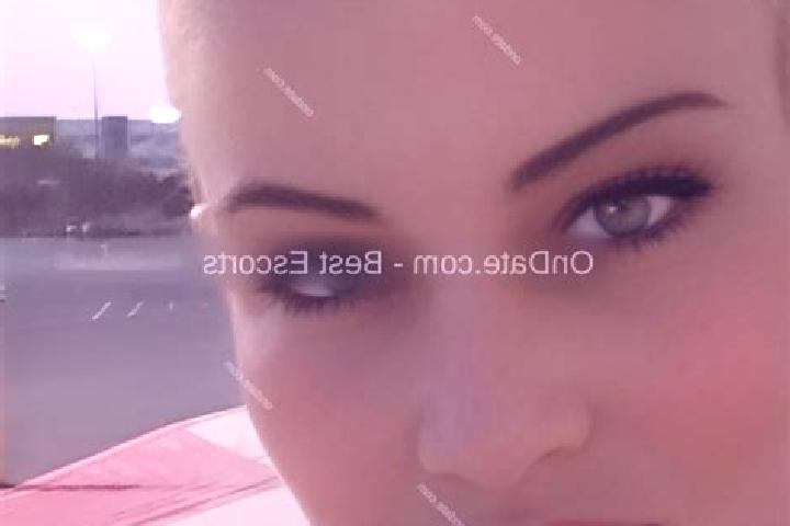 Hazel, 34 — Escort in Avlum, Denmark